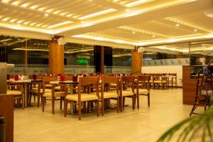 Restaurace v ubytování Eeleem Resorts and Spa, Munnar