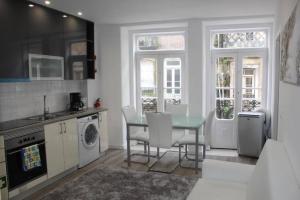 Kuchyň nebo kuchyňský kout v ubytování Sunday Lovers - FB - 96