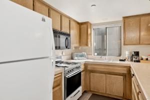 Køkken eller tekøkken på Summit Ski and Bike Trails #2574