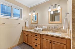 Ένα μπάνιο στο Pleasure Point Surf Retreat +18 φωτογραφίες