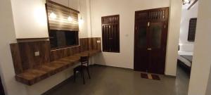 TV a/nebo společenská místnost v ubytování The ED Corner - Hiriketiya