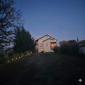 Budova, kde se penzion nachází + 6 fotografií