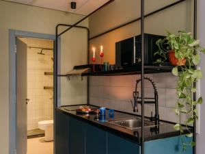 Koupelna v ubytování Brassbell l DT l Hannaux l Tahrir sq + 107 fotografií