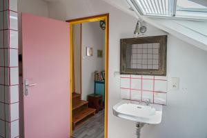 Koupelna v ubytování Les Hortensias GR 34 - Chambres d'Hôtes + 39 fotografií