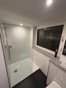 Ένα μπάνιο στο Golden Nest