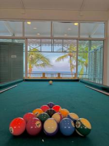 Τραπέζι μπιλιάρδου στο 2Pool+Beach BDR tub view|BBQ, terrace| CityMarket