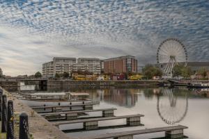 Tầm nhìn suối chảy gần khách sạn căn hộ +97 ảnh