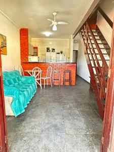 Χώρος καθιστικού στο Praia do peró - Cabo Frio Casa 2 quartos