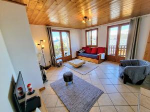 Χώρος καθιστικού στο Chalet rénové calme avec terrasse et parking, animaux acceptés, wifi gratuit - FR-1-346-597