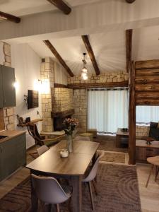 Khu vực ghế ngồi tại Λαγουδόσπιτο