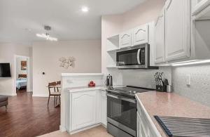 Η κουζίνα ή μικρή κουζίνα στο Modern Mountain Comfort in Basalt +5 φωτογραφίες