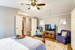 Μια τηλεόραση ή/και κέντρο ψυχαγωγίας στο Quiet Country Living! Retreat Near Dtwn Waxahachie