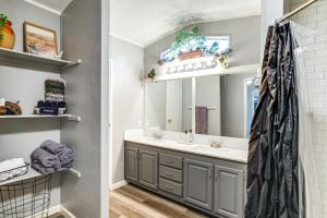 Ένα μπάνιο στο Quiet Country Living! Retreat Near Dtwn Waxahachie +20 φωτογραφίες