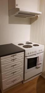 Η κουζίνα ή μικρή κουζίνα στο Rolig overnatting med utsikt til Fjellheisen