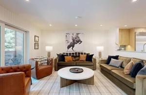 Posezení v ubytování Newly Renovated 4BR Retreat Teton Village