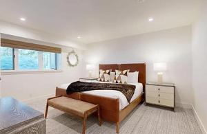 Postel nebo postele na pokoji v ubytování Newly Renovated 4BR Retreat Teton Village