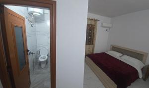 Ένα μπάνιο στο Grand Rooms