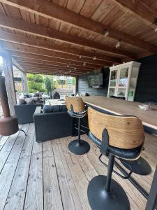 Φωτογραφία από το άλμπουμ του Studio with Pool Table and Optional Sauna & Hot Tub σε Zwaanshoek