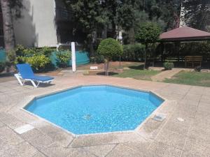 Bazén v ubytování Lux studio apartment nebo v jeho okolí