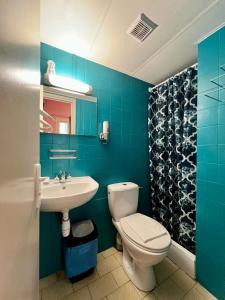 Koupelna v ubytování Résidences saint pierre + 69 fotografií