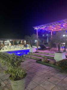 Swimmingpoolen hos eller tæt på Casa 11 Condomínio Completo 4qts