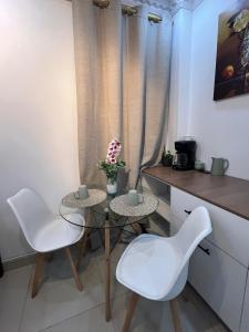 O zonă de relaxare la Habitación en la ciudad de Francisco de Orellana