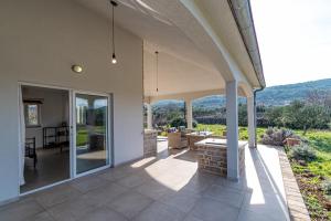 En generel udsigt til bjerge eller udsigt til bjerge taget fra feriehuset