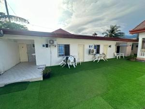 Vườn quanh Luxury Villa AC Ensuite Room 8