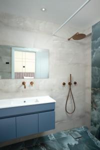 Ένα μπάνιο στο וילת כוכב "נופש בכנרת"