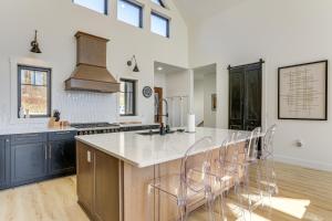 Η κουζίνα ή μικρή κουζίνα στο 3 Mi to Holiday Valley Mtn-View Home with Hot Tub