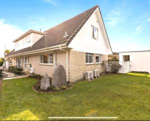 Το κτήριο όπου στεγάζεται  η παραθεριστική κατοικία