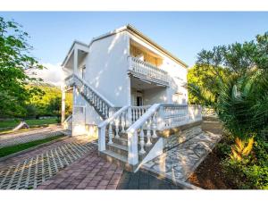 El edificio en el que está el departamento