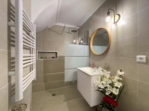 Ένα μπάνιο στο Cosyholy +47 φωτογραφίες