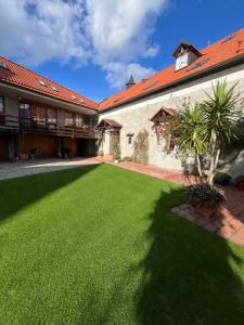 Κήπος έξω από το Penzion u Svatého Prokopa