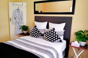 Ảnh trong thư viện ảnh của Budget Stays at Olivia Pines Guesthouse ở Krugersdorp