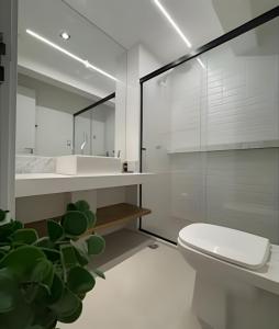 Ένα μπάνιο στο Retro Elegance, Acoonchergo com Estilo