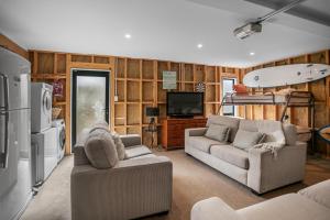 Posezení v ubytování Relax on Williamson - Whangamata