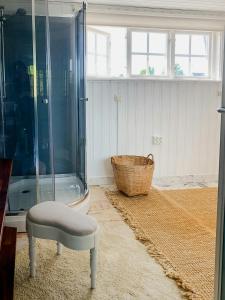 Ένα μπάνιο στο Charming Artist's House In Söderåkra