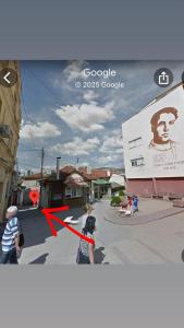 a picture of a person throwing a frisbee at TRUTH Apartment Veles in Veles