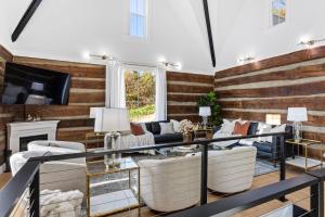 Χώρος καθιστικού στο Skyline Retreat Views, Trails & Wineries