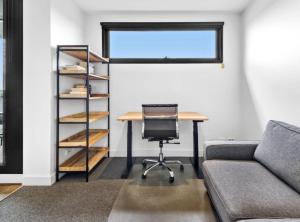 Φωτογραφία από το άλμπουμ του Charming 1-Bed Farm Cabin with Wood Fire σε Tenterfield