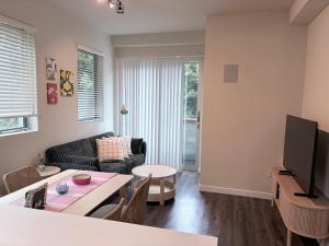 Μια τηλεόραση ή/και κέντρο ψυχαγωγίας στο BP Stay Service Apartment K-Town