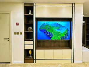 TV a/nebo společenská místnost v ubytování Hotel Majestic Inn - Madinat Khalifa