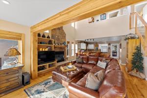 Posezení v ubytování Private Mountain Home by Summit County Mountain Retreats