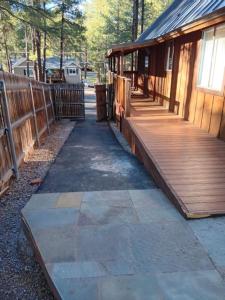 Afbeelding uit fotogalerij van Moki Pines Chalet - Stylish Stay Among the Pines in Flagstaff