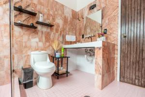 Ένα μπάνιο στο Apartment in Convention Center, Oaxaca +36 φωτογραφίες