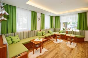 Posezení v ubytování Hotel-Restaurant Schwaiger***