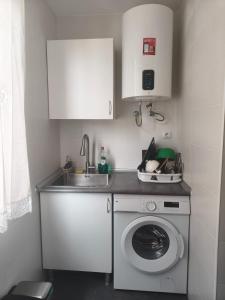 Køkken eller tekøkken på Habitación centro Bilbao zona artística + 12 billeder