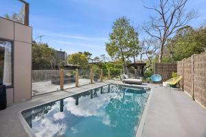 Swimmingpoolen hos eller tæt på The Pelican