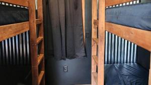 Postel nebo postele na pokoji v ubytování Rustic Cabin Perfect for Small Groups with Picnic Space in Indiana